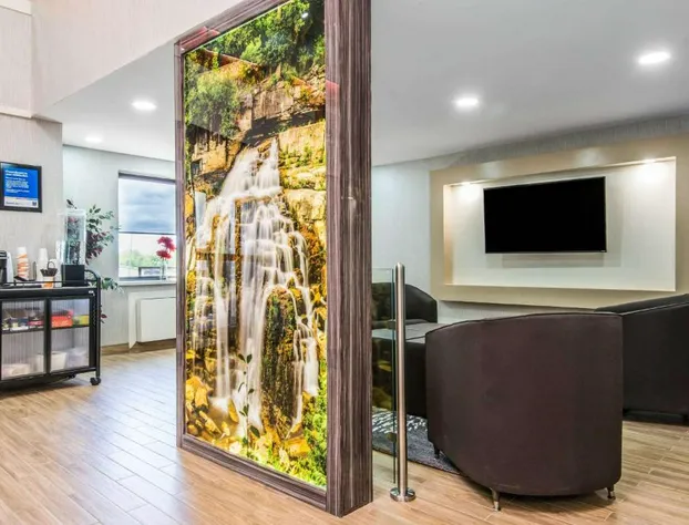 Comfort Inn Owen Sound hotel detail image 4