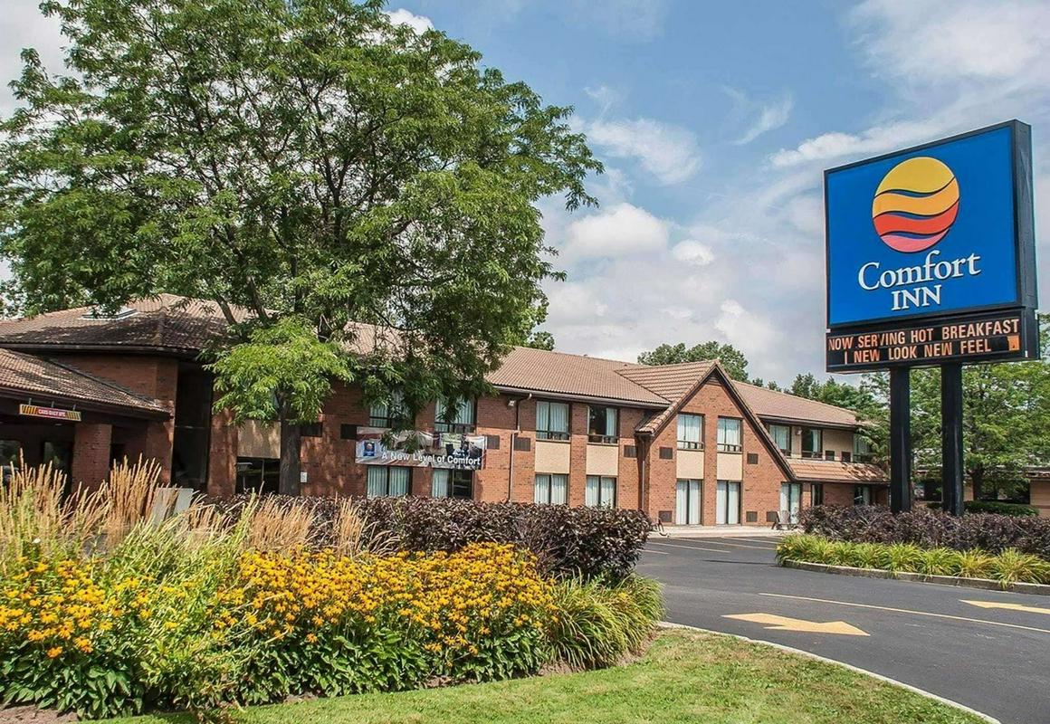 Comfort Inn Simcoe hotel hero