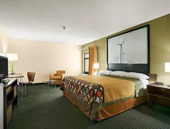 Super 8 by Wyndham Columbia City hotel detail image 2