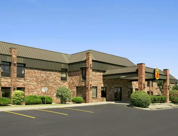 Super 8 by Wyndham Columbia City hotel detail image 2