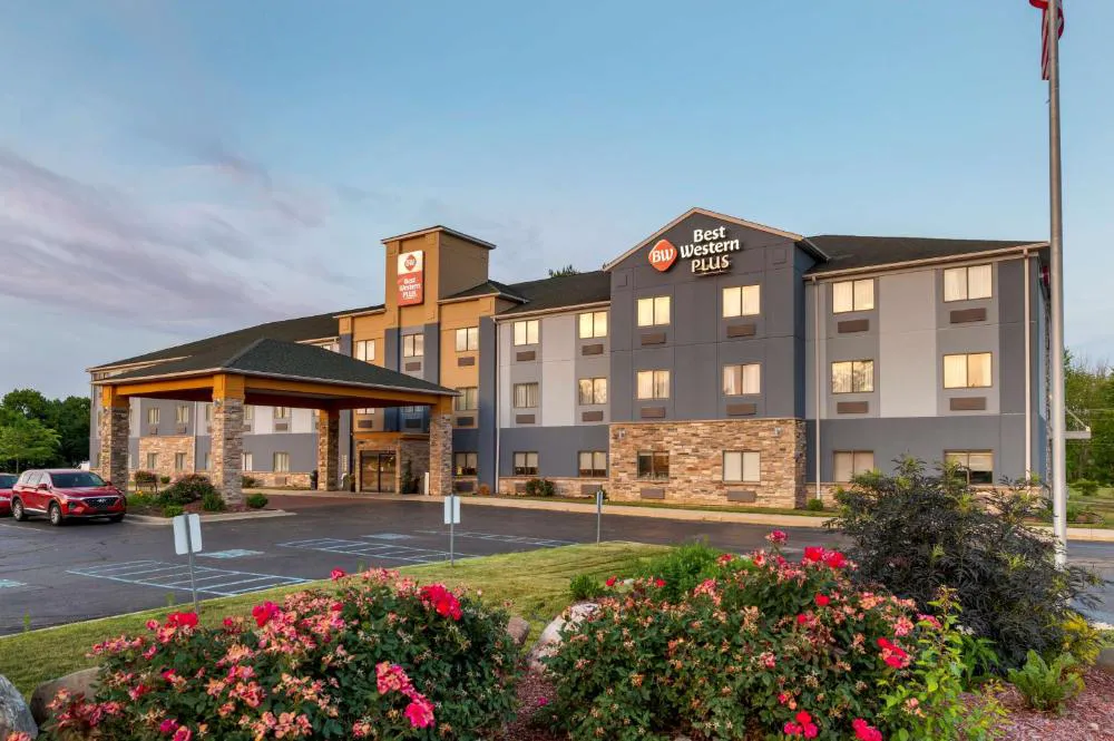 Best Western Plus Warsaw hotel hero