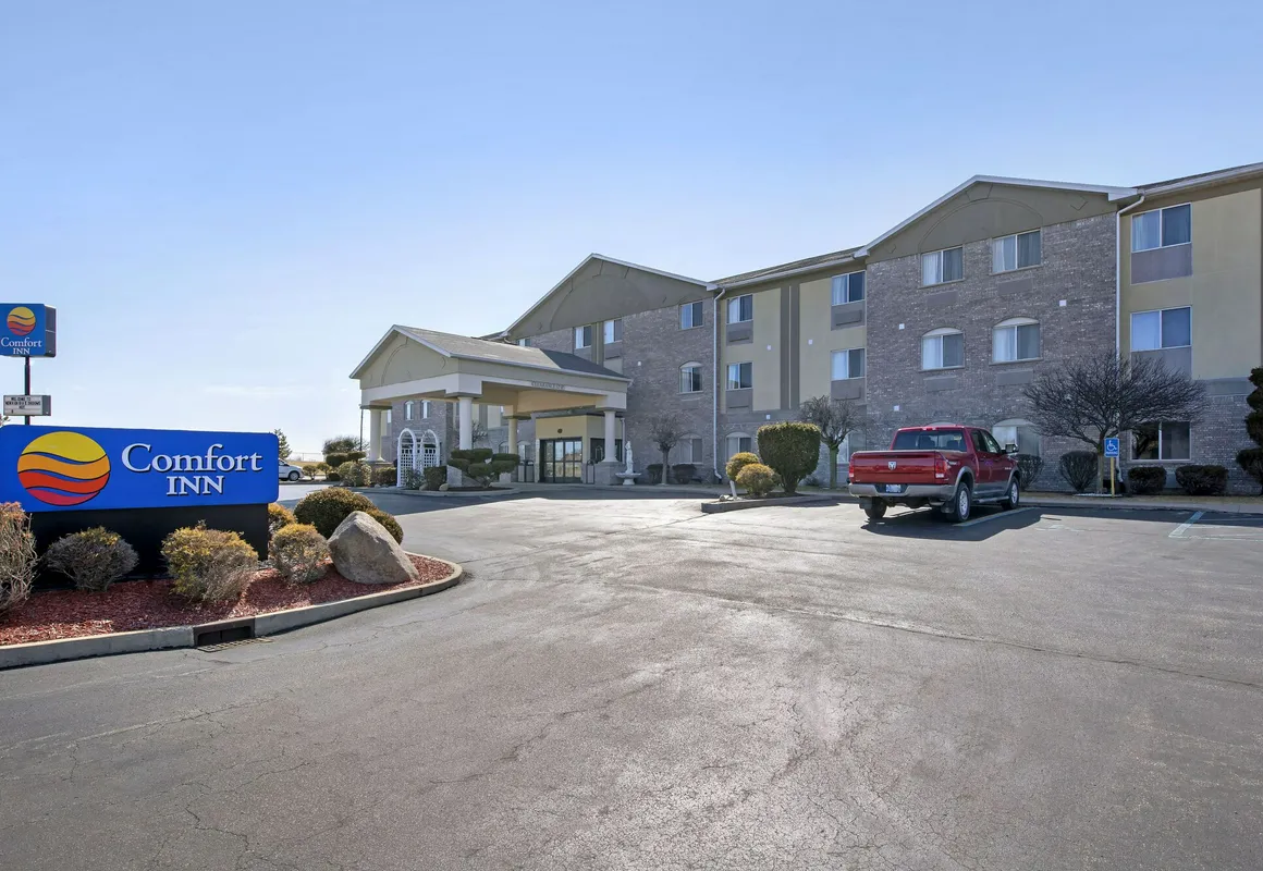 Comfort Inn hotel hero