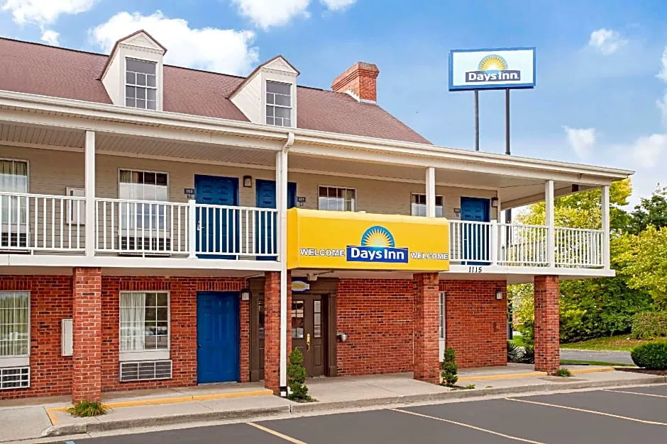 Days Inn by Wyndham Auburn hotel hero