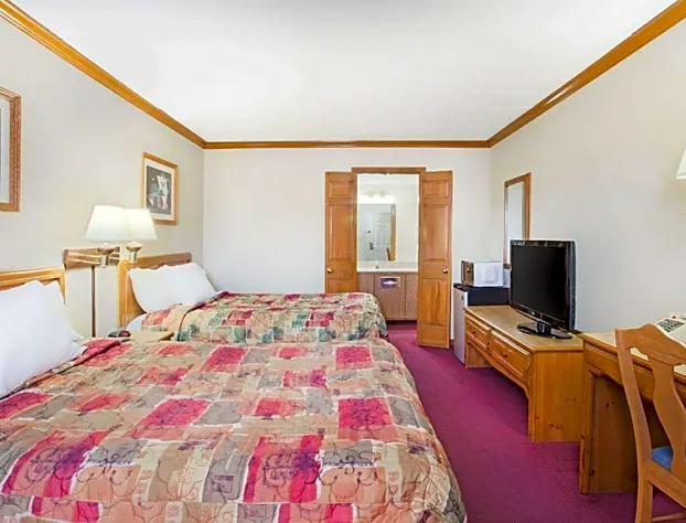 Days Inn by Wyndham Auburn hotel detail image 4