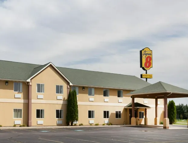 Super 8 by Wyndham Huntington hotel detail image 1