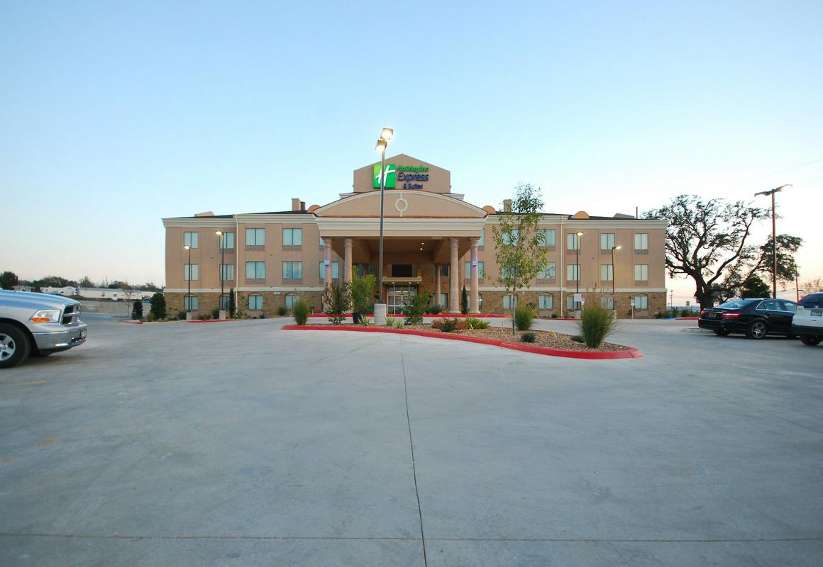 Holiday Inn Express & Suites Gonzales, an IHG Hotel hotel hero