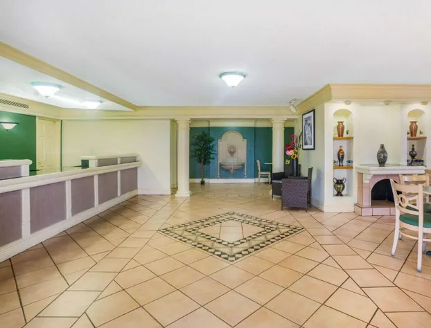 Super 8 by Wyndham Eagle Pass hotel detail image 3