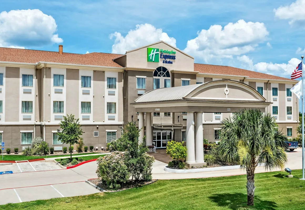 Holiday Inn Express & Suites Cotulla by IHG hotel hero