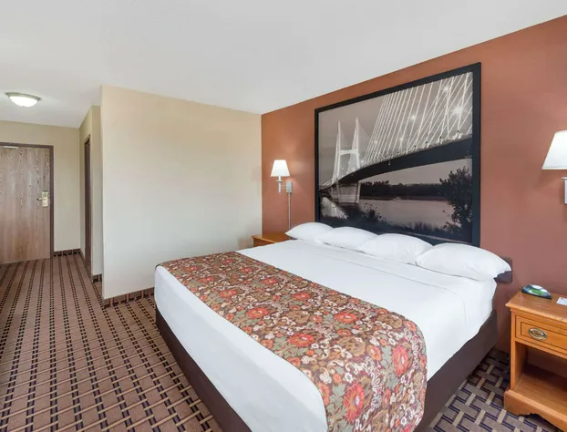 Super 8 by Wyndham Charleston/Sikeston East MO hotel detail image 4