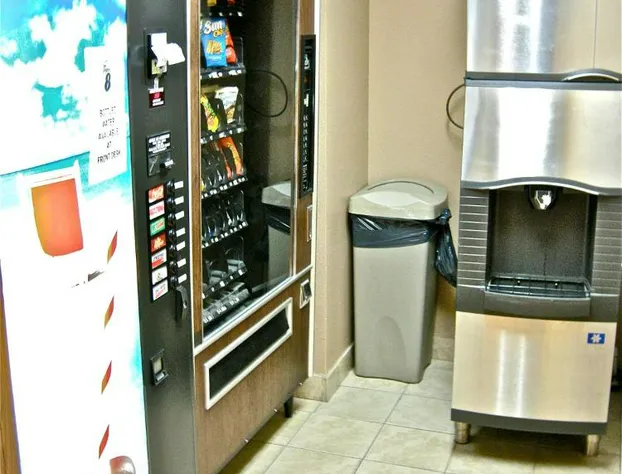 Super 8 by Wyndham Baker City hotel detail image 3