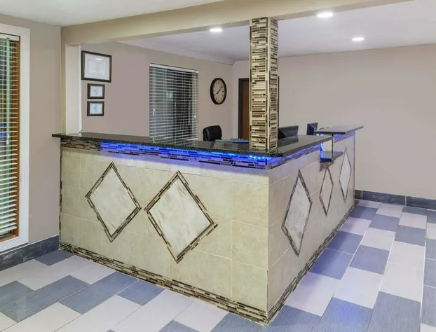 Super 8 by Wyndham Okawville hotel detail image 1