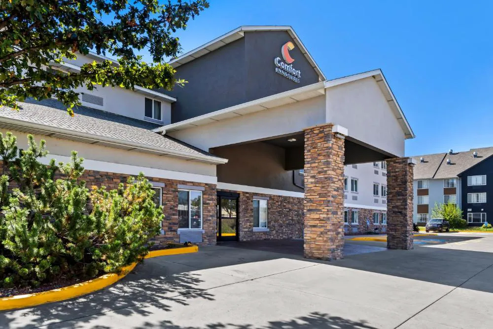 Comfort Inn & Suites Greeley hotel hero