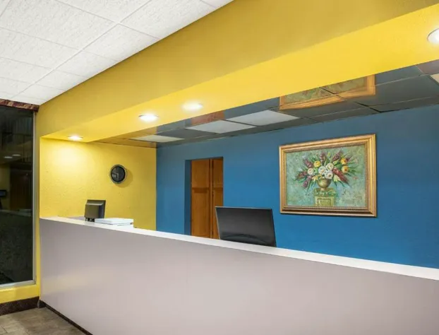 Days Inn by Wyndham Salem, Illinois hotel detail image 1