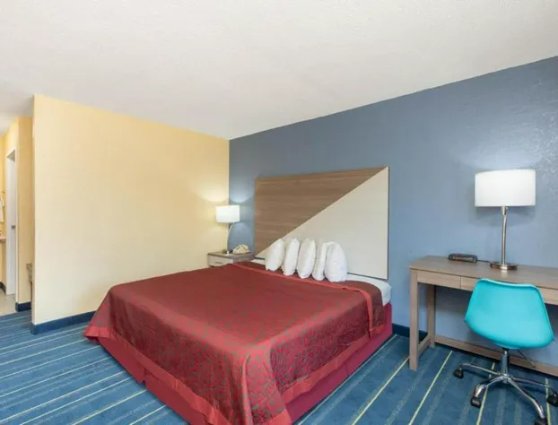 Days Inn by Wyndham Salem, Illinois hotel detail image 2