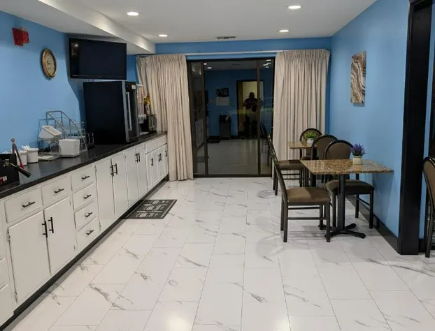 Super 8 by Wyndham Staunton hotel detail image 2