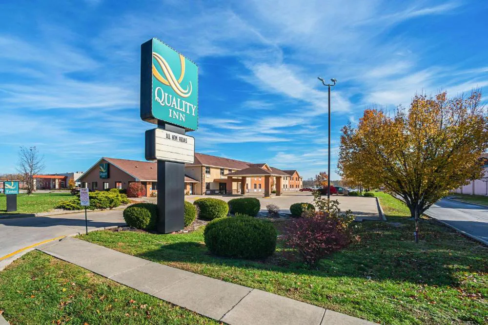 Quality Inn Carbondale University area hotel hero