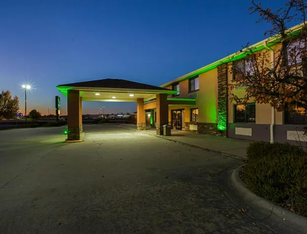 Quality Inn Carbondale University area hotel detail image 3