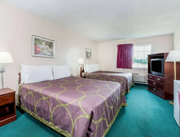 Super 8 by Wyndham Jerseyville hotel detail image 3