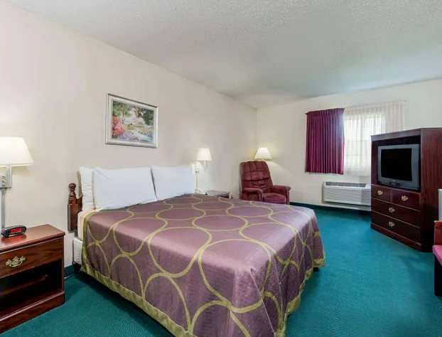 Super 8 by Wyndham Jerseyville hotel detail image 4