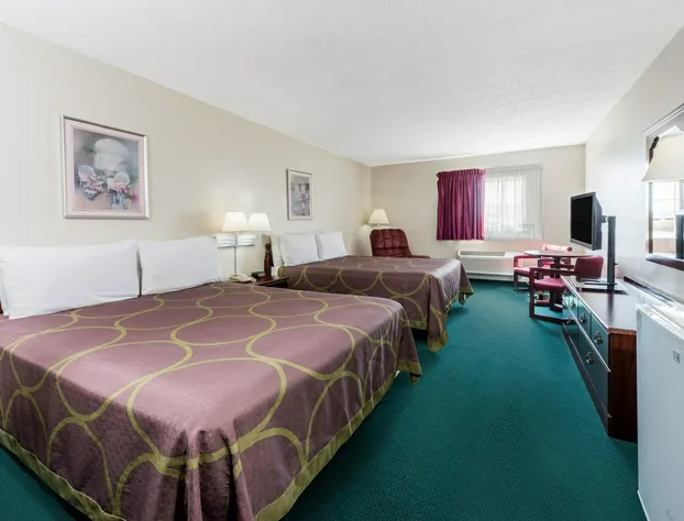 Super 8 by Wyndham Jerseyville hotel detail image 3