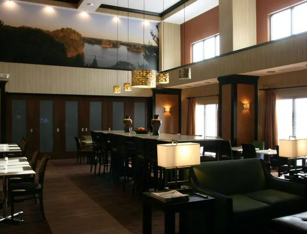 Hampton Inn & Suites Peru hotel detail image 2