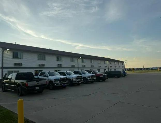 Super 8 by Wyndham Mendota I-39 hotel detail image 2