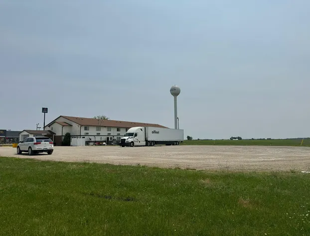 Super 8 by Wyndham Mendota I-39 hotel detail image 4