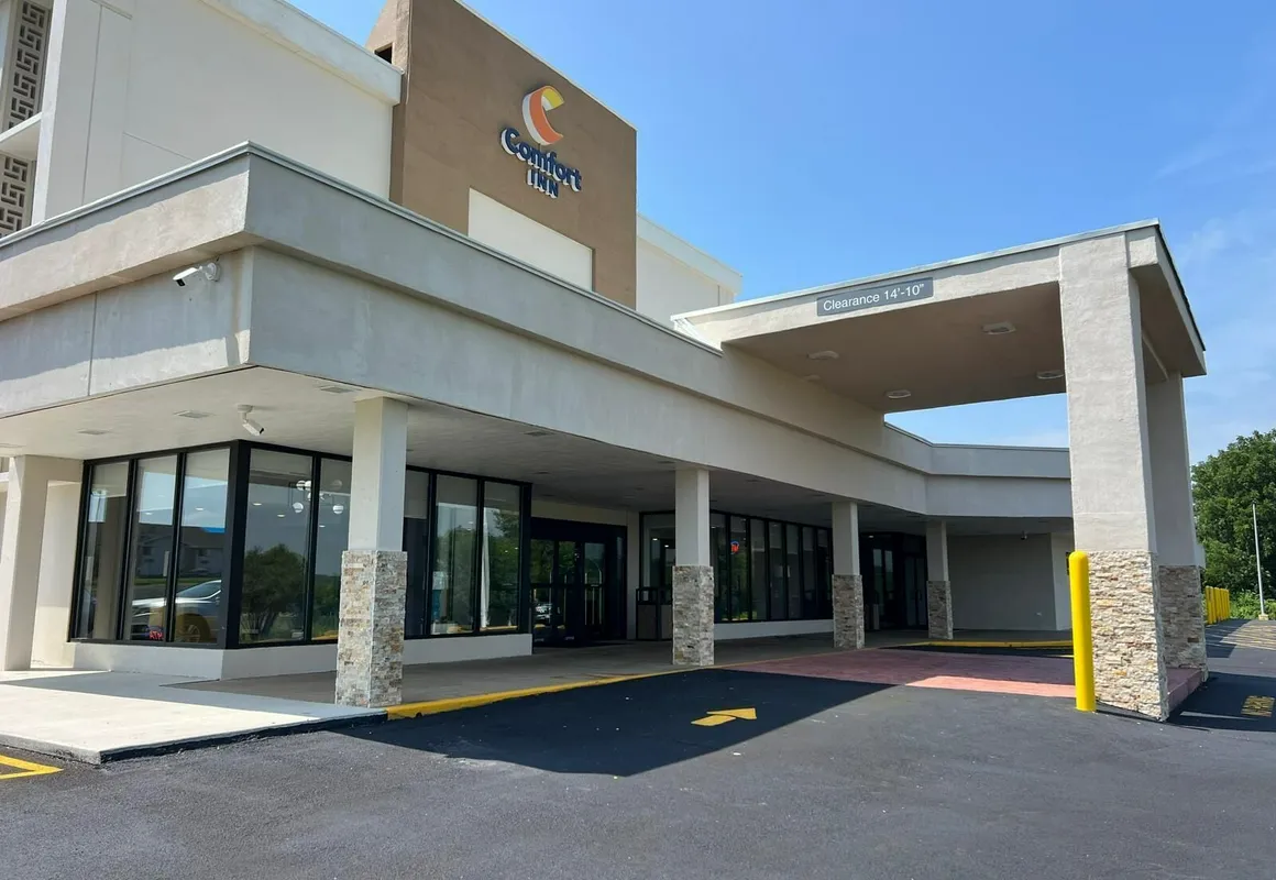 Comfort Inn hotel hero