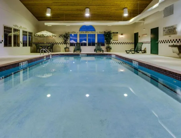 Country Inn & Suites by Radisson, Stockton, IL hotel detail image 1