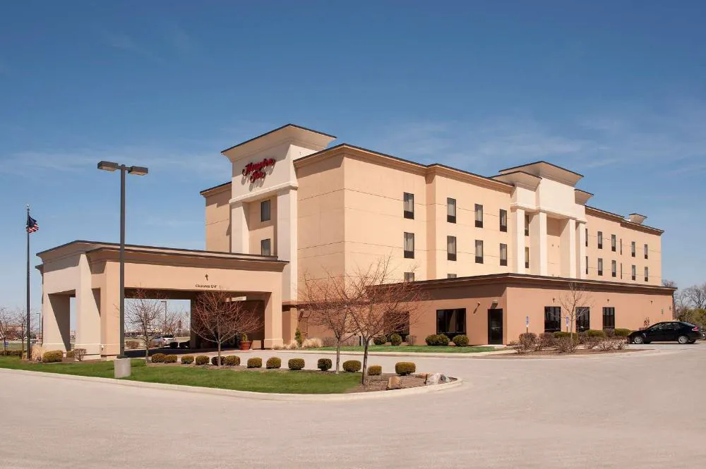Hampton Inn Macomb hotel hero