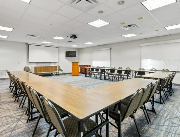 Holiday Inn Express Hotel & Suites Mount Airy by IHG hotel detail image 4
