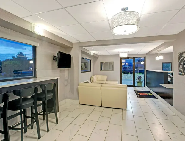 Super 8 by Wyndham Shelby hotel detail image 3