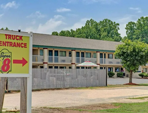 Super 8 by Wyndham Shelby hotel detail image 2