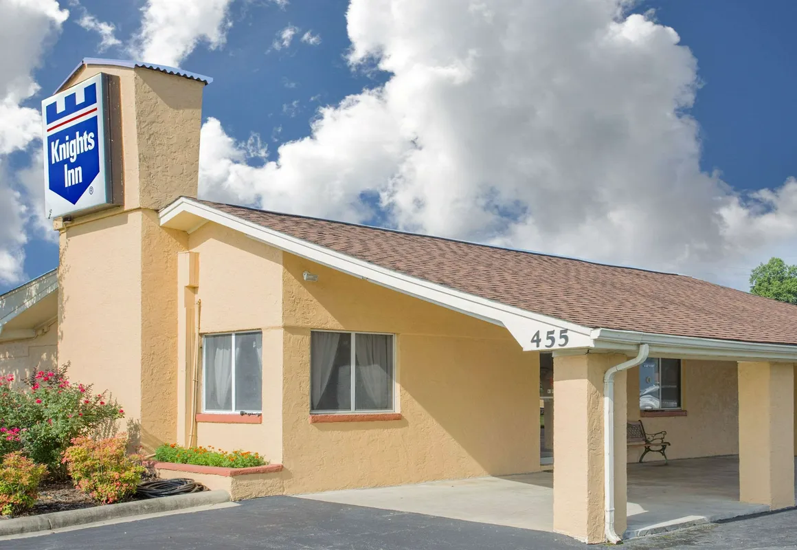 Knights Inn Mount Airy hotel hero