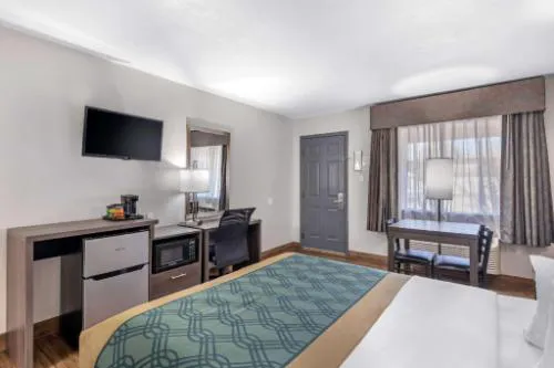 Econo Lodge Inn & Suites Socorro hotel detail image 2