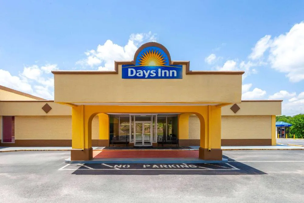 Days Inn by Wyndham Shelby hotel hero