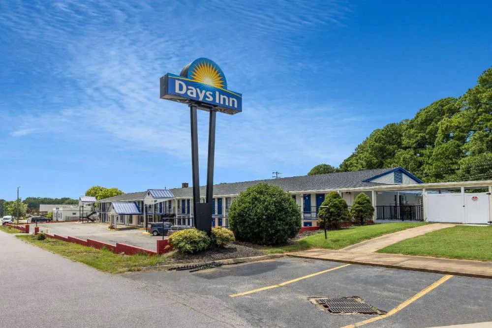 Days Inn by Wyndham Lincolnton hotel hero