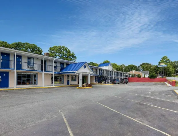 Days Inn by Wyndham Lincolnton hotel detail image 2