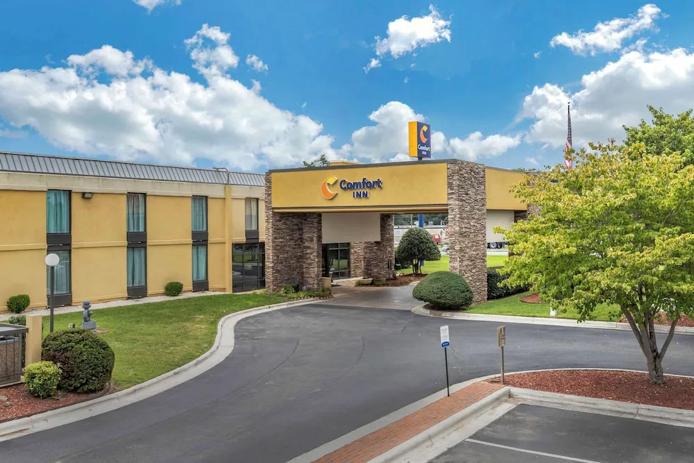 Comfort Inn Shelby hotel hero
