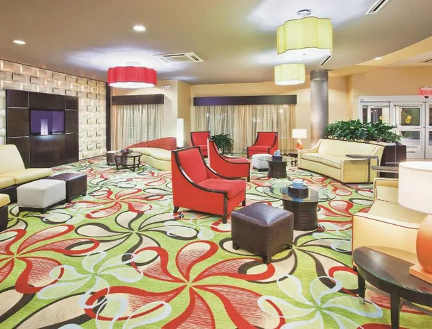 La Quinta Inn & Suites by Wyndham Hinesville - Fort Stewart hotel detail image 4