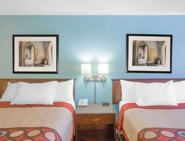 Super 8 by Wyndham Jasper hotel detail image 3