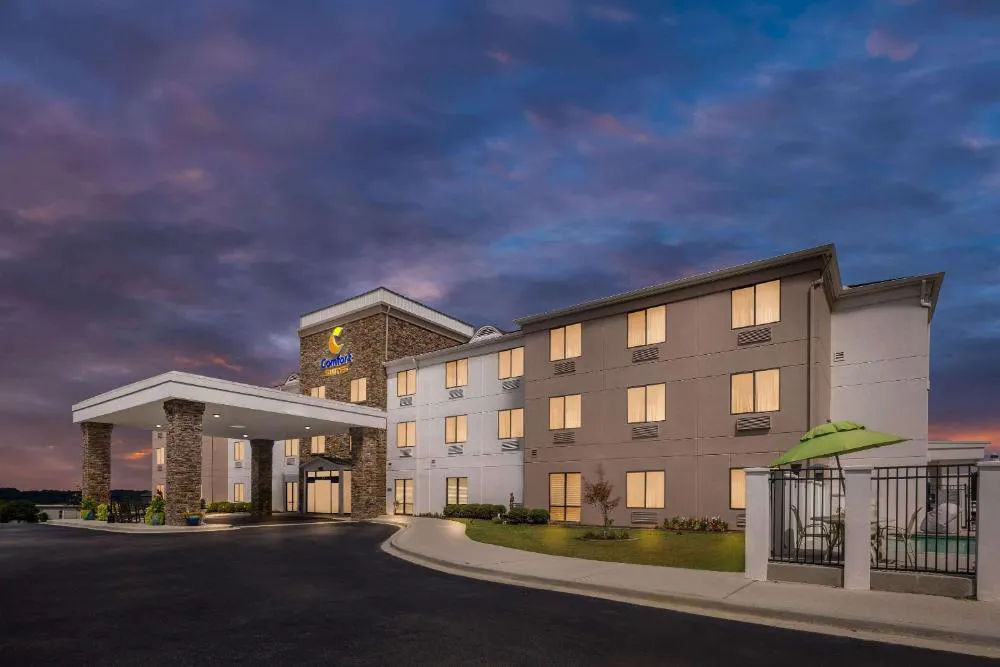 Comfort Suites Cullman I-65 Exit 310 hotel hero