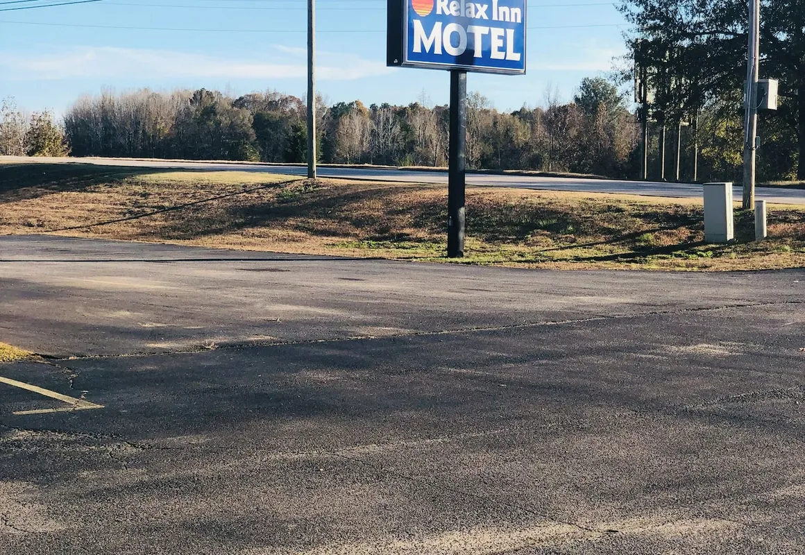 Relax Inn Guin hotel hero