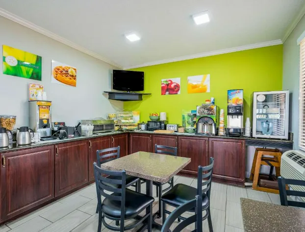Quality Inn Cullman I-65 Exit 310 hotel detail image 3