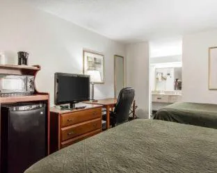 Quality Inn Cullman I-65 Exit 310 hotel detail image 2