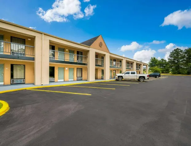 Quality Inn Cullman I-65 Exit 310 hotel detail image 1