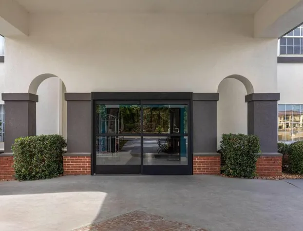 Days Inn by Wyndham Lincoln hotel detail image 2