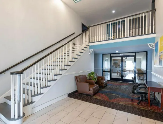 Days Inn by Wyndham Lincoln hotel detail image 3