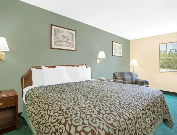 Days Inn by Wyndham Lincoln hotel detail image 4