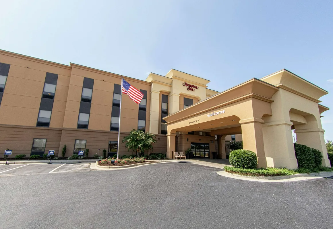 Hampton Inn Winfield hotel hero